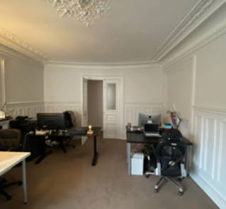 Bureau privé 25 m² 6 postes Coworking Rue du Pont Neuf Paris 75001 - photo 1